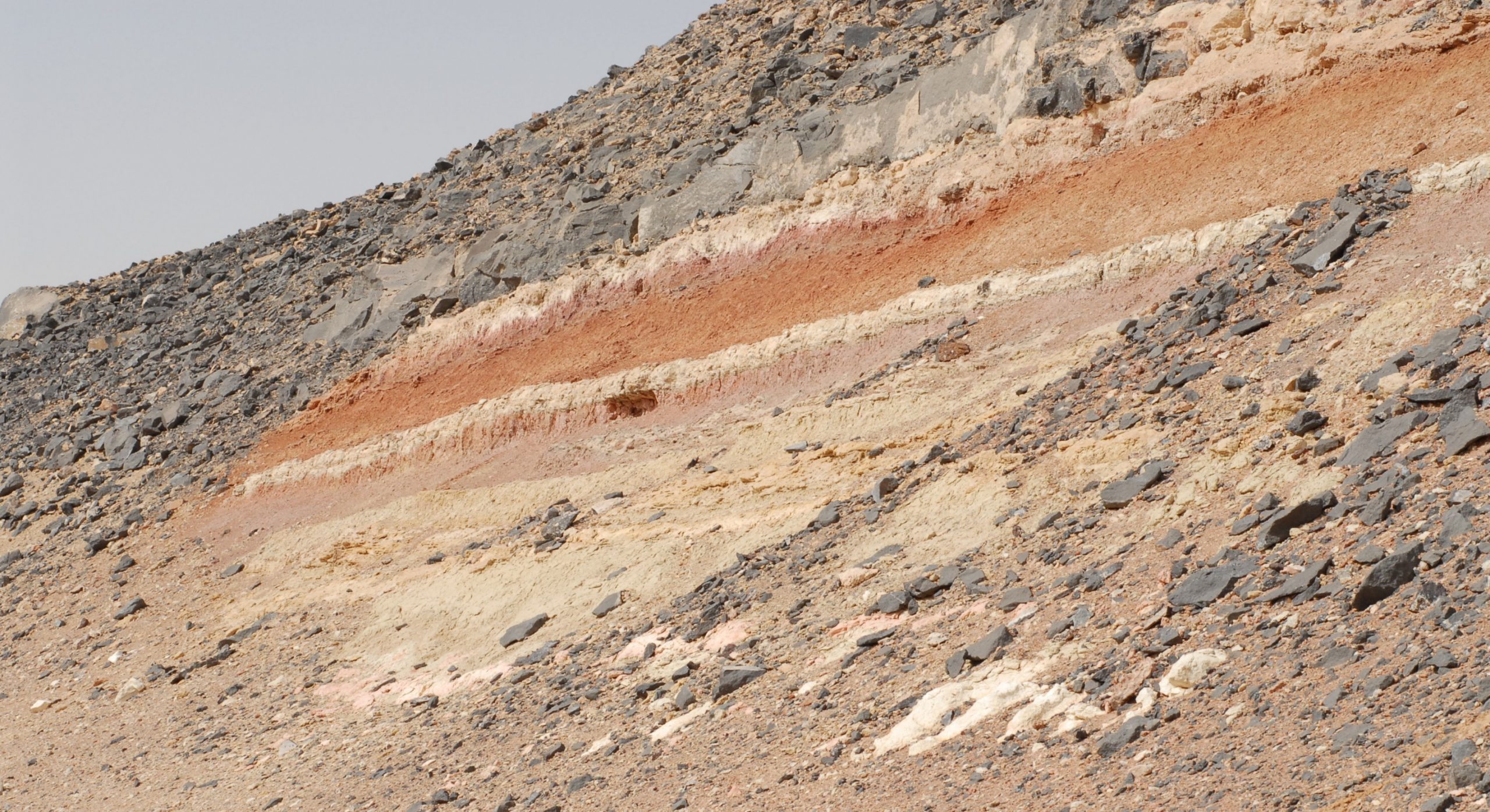 gefritteter Kalk unter Lava